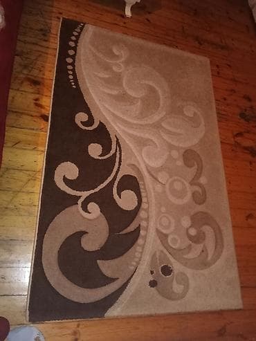 alon tekstil: Xalça – bej və qəhvəyi tonlarda naxışlı - Ölçü: təxminən 2 x 1,5 m — 2