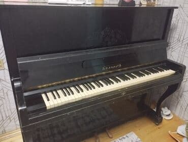 ucuz monitor: Upright piano – klassik qara rəngli korpus, parlaq lak örtüklü. Şaquli — 4