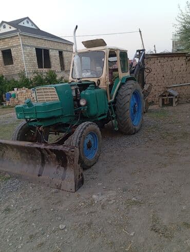 traktor altlıqlı qış çəkmələri: Bu traktor kənd təsərrüfatı işləri üçün uyğundur. Təkərləri mavi — 6