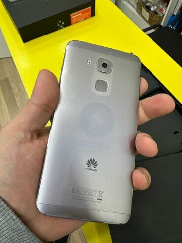 Fly: Huawei nova 2 plus, 32 ГБ, цвет - Серебристый, Сенсорный, Отпечаток пальца, Две SIM карты — 2