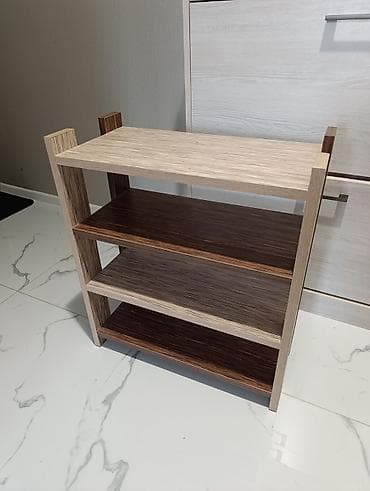 qarderov: Ayaqqabı rəfi, Düz — 1