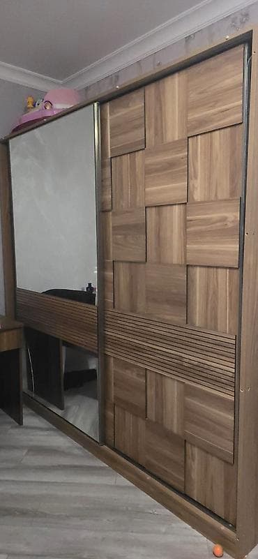 termo mebel: Dolab 220 azn satilir‼️olcu H 2.20×E 2.30 guzgusunde siniq var unvan — 1