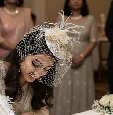 Свадебные платья и аксессуары: Zaks üçün vual 5azn 

Вуаль для ЗАГСа — 5 AZN — 1