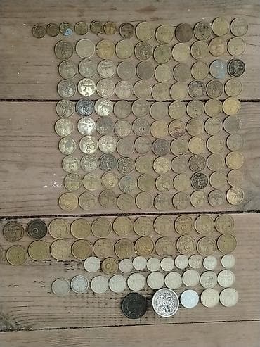 qəpik pullar: Təqdim olunur: - Müxtəlif dövrlərə aid kağız pullar: Azərbaycan — 8