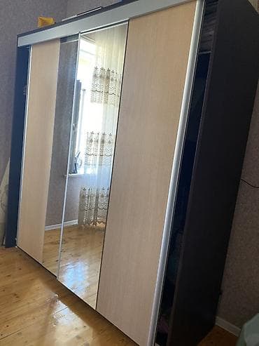 Sürgülü qapılı paltar dolabı - Dizayn: Açıq ağac rəngi panellər və lalafo.az -da Sürgülü qapılı paltar dolabı - Dizayn: Açıq ağac rəngi panellər və