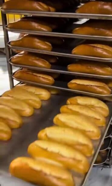 Aşpaz köməkçisi, Qadın