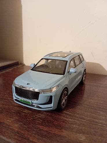 Li Auto L9 (Dream One) metal kolleksiya modeli – mavi rəng - Miqyas