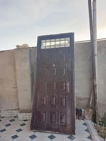 ad gunu sekilleri: Metall qapı – giriş üçün - Material: polad/metal - Rəng: tünd qəhvəyi — 1