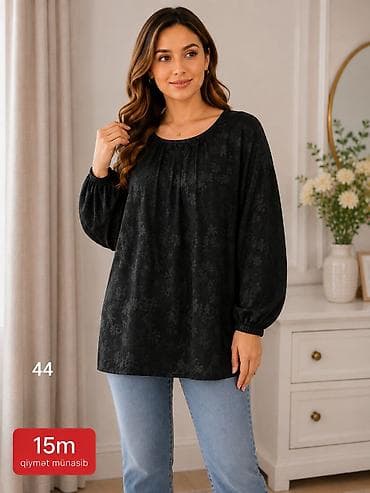 Qadın bluzası – qara rəng, incə çiçək naxışlı. - Model: uzunqol — 1