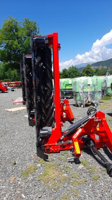 ot piçen: Ot biçən sıxmalı tip. 240 sm təmiz iş genişliyi. Türkiyənin çox — 2