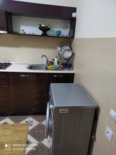 qobuda kirayə evlər: Heydər Əliyev Prospektində, Rəssamlıq Akedemiyasının yanında, 8 — 5