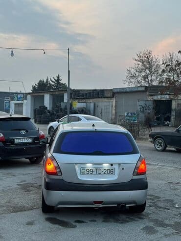 toyota corolla 2007 1.4 diesel: Kia Rio: 1.5 l | 2008 il Hetçbek — 2