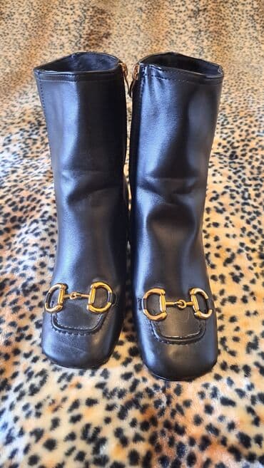 çəkməcə: Uzunboğaz, Ölçü: 38.5, rəng - Qara, İşlənmiş — 2