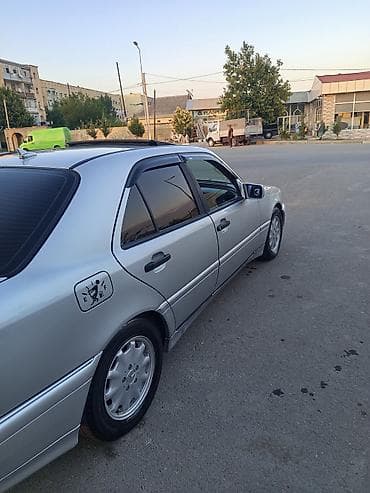 ford transit bufer: Mercedes-Benz C-Class: 2 l | 1995 il Sedan — 8