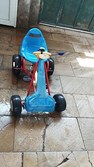 oyunca: Uşaq pedallı go-kart - Dörd təkərli, stabil konstruksiya - Pedalla — 1