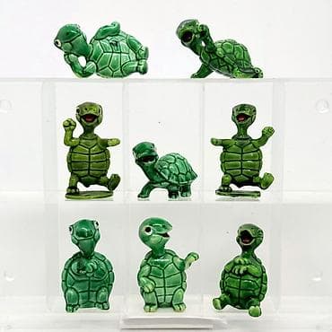 Игрушечные фигурки: Kinder Surprise - Продаются оригинальные коллекционные фигурки «Киндер — 2