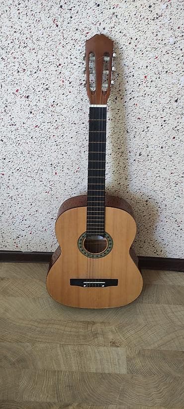 gitara aksesuar: Klassik akustik gitara – LoMed modeli (etiketdə “LoMed model: L16” — 5