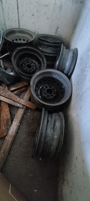 byd disk teker: Vaz 2107 diskleri 9 ededdi Radnoy mashinin ustunnen chixmadi Hamsi bir — 1