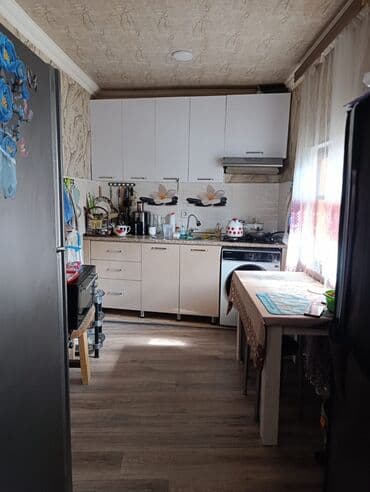 2 otaqlı mənzil – mətbəx və qonaq otağı mebellə Təsvir: - İşıqlı