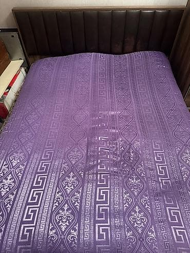 pol tax: Yataq üçün rəng - Bənövşəyi Yataq örtüyü — 1