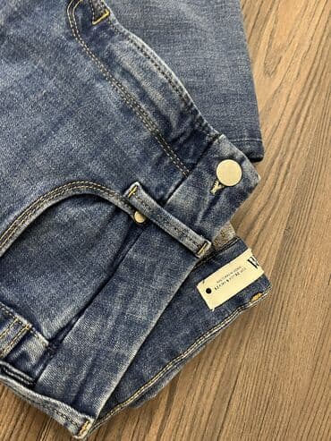 ziyafet geyimleri sumqayit instagram: Zara jeans şalvar
36 razmerdir — 4