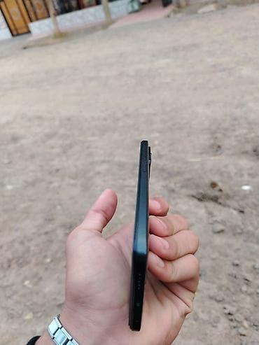 galaxy tab a7: Smartfon – qara rəng, düz kənarlı korpus Xüsusiyyətlər: - Korpus — 4