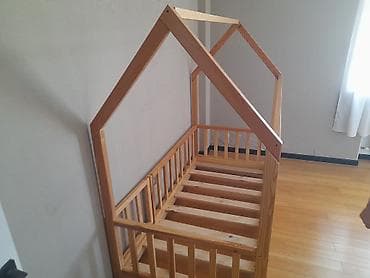 Oğlan və qız üçün, Beşik