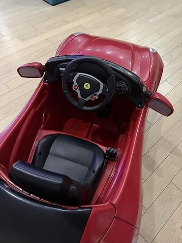 Uşaq elektrikli maşın – qırmızı Ferrari stili ride-on - Rəsmi Ferrari — 2