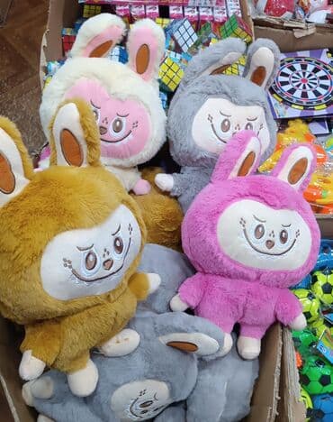 Məhsul: Yumşaq oyuncaqlar –Labubular - Rənglər: çəhrayı, boz, krem