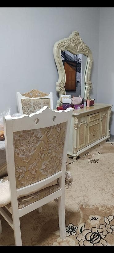 bu mebellər: İşlənmiş, Güzgülü, Rusiya — 2