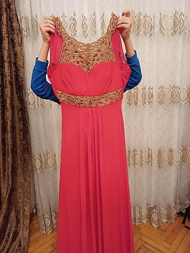 Zərif dizaynlı uzun ziyafət geyimi - Rəng: al-qırmızı/çəhrayı ton -