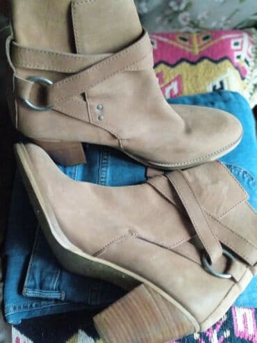 rezin çəkmələr: Qadın üçün süet çəkmələr - Material: yumşaq süet (beş rənginə yaxın — 4