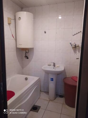 sarayda kiraye: Yasamal rayonu (Nərimanov heykəlin yaxınlığında) köhnə tikili orta — 8