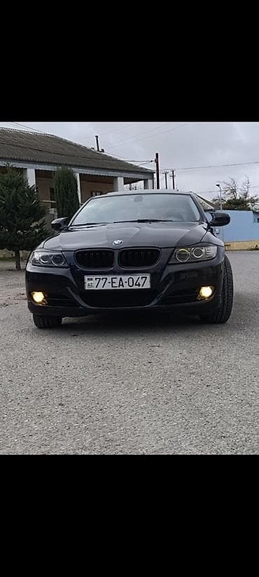 BMW 3 series: 2 l | 2010 il Sedan — 4