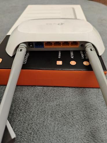 iphone 17 e: TP-Link TL-WR840N Wi‑Fi router - Sürət: 300 Mbps Wireless N (2.4 GHz) — 4