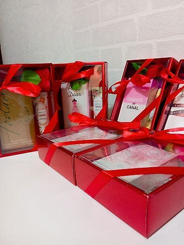 qadin tursikleri: Hədiyyəlik ətir və əl kremi dəstləri - Qırmızı hədiyyə qutusunda — 2