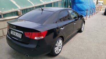 mersedes c 230: Kia Cerato: 1.6 l | 2011 il Sedan — 4
