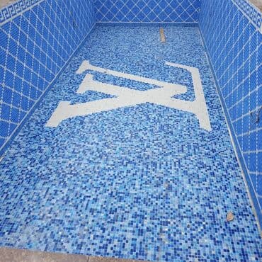 işlənmiş qaplar: Xüsusi hovuz üçün mozaika üzləmə və bitirmə xidməti Təsvir: - Beton — 19