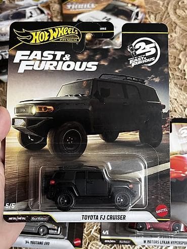 Hot Wheels Premium Toyota FJ Cruiser modeli 1:64 olcude Yenidir bagli