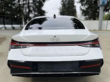 kredit masin ucuz: Hyundai Elantra – ağ rəngli, müasir dizaynlı sedan - Xarici görünüş — 5