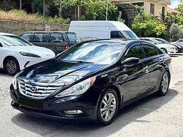 e 3 2: Hyundai Sonata – qara rəngli, elegant sedan Xüsusiyyətlər: - Kuzov: 4 — 1
