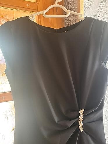 muellimler gunu hediyye: SARA Couture qara rəsmi/axşam libası - Rəng: klassik qara - Siluet — 2
