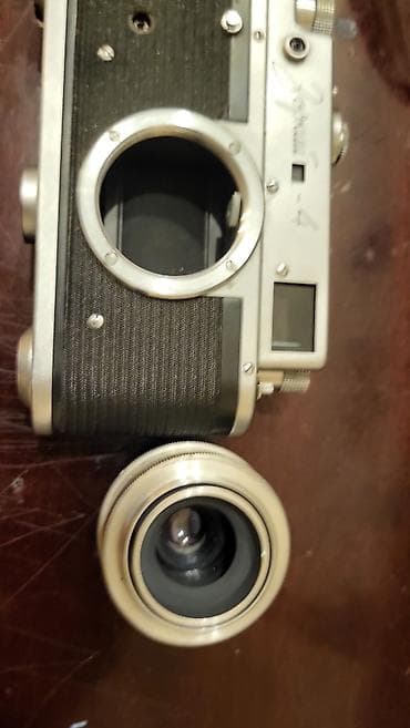 Klassik 35mm film fotoaparat – Zorkiy-4 (SSSR istehsalı)