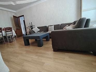 TV altı səliqəli istifade olunub,qiy 50azn,ünvan İnşaatçılar m