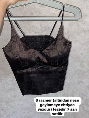 30 razmer: - Qara kombinezon: S/M razmer (M olsa da uyğun). Ön hissədə iki cüt — 9