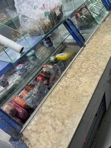 market vitrinləri işlənmiş: Soyuducu vitrin – ət və süd məhsulları üçün - Tip: Üfüqi, sərgiləmə — 2