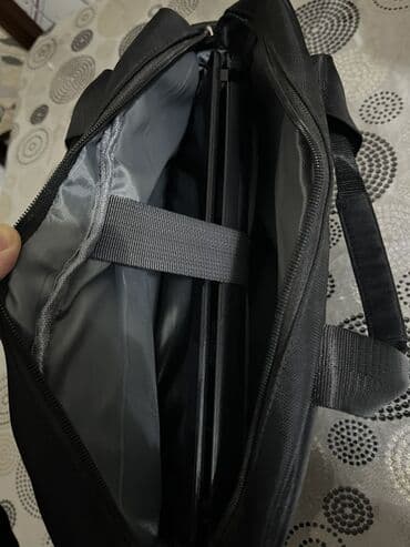 Printerlər: HP noutbuk + çanta Texniki xüsusiyyətlər: - Ekran: təqribən 14" LED — 6