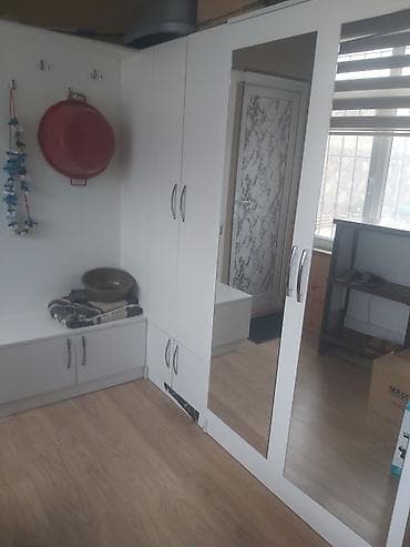 gul: 3 sotun içinde, 2 mertebeli, 5 otaqlı, orta temirli, bir ev satıram — 1