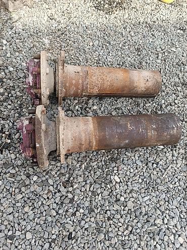 tekerler 13: Satılır: qoşqu/yarımqoşqu üçün 2 ədəd təkər göbəyi ilə komplekt ox — 2