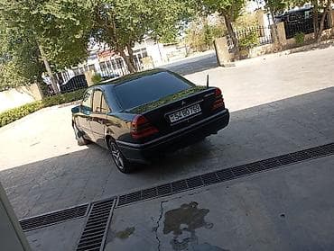 kalpak disk: Mercedes-Benz 220: 1.8 l | 1996 il Sedan — 4